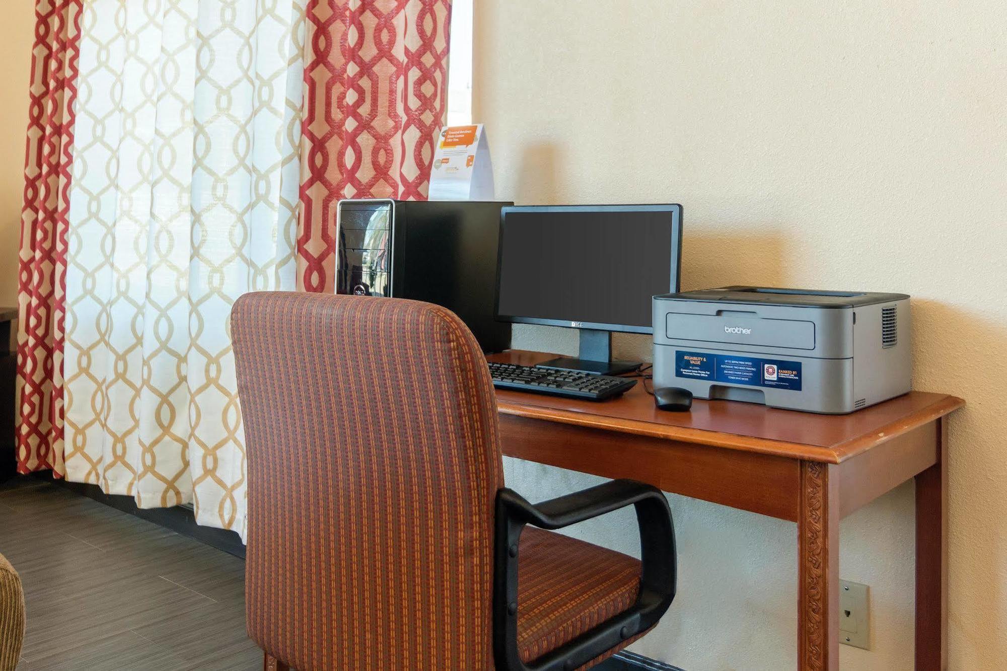 Homestay Inn & Suites Расселлвилл Экстерьер фото